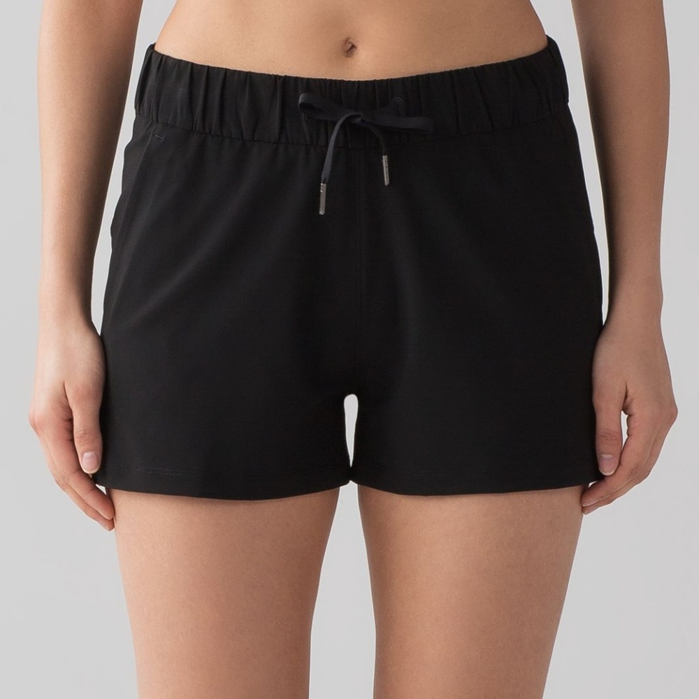 Lululemon On the Fly Short - Black